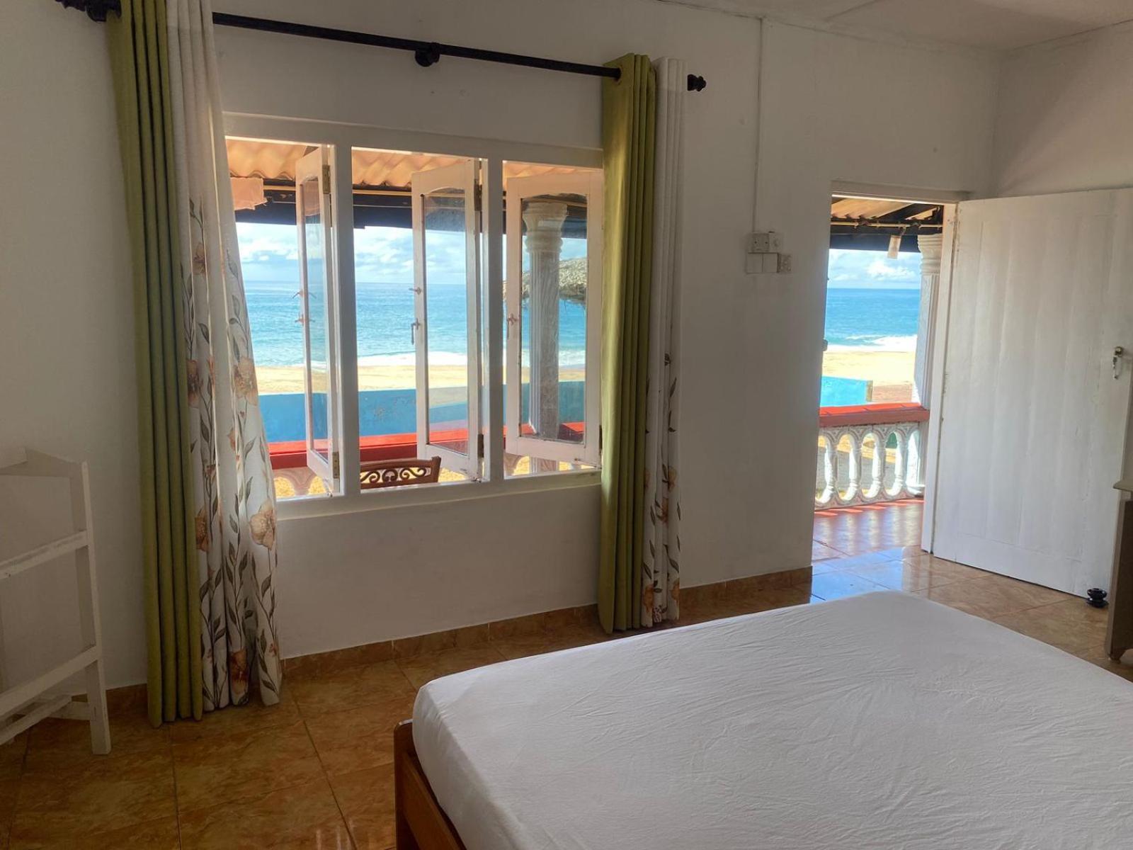 Happy Beach Safari Retreat Hambantota Bilik gambar