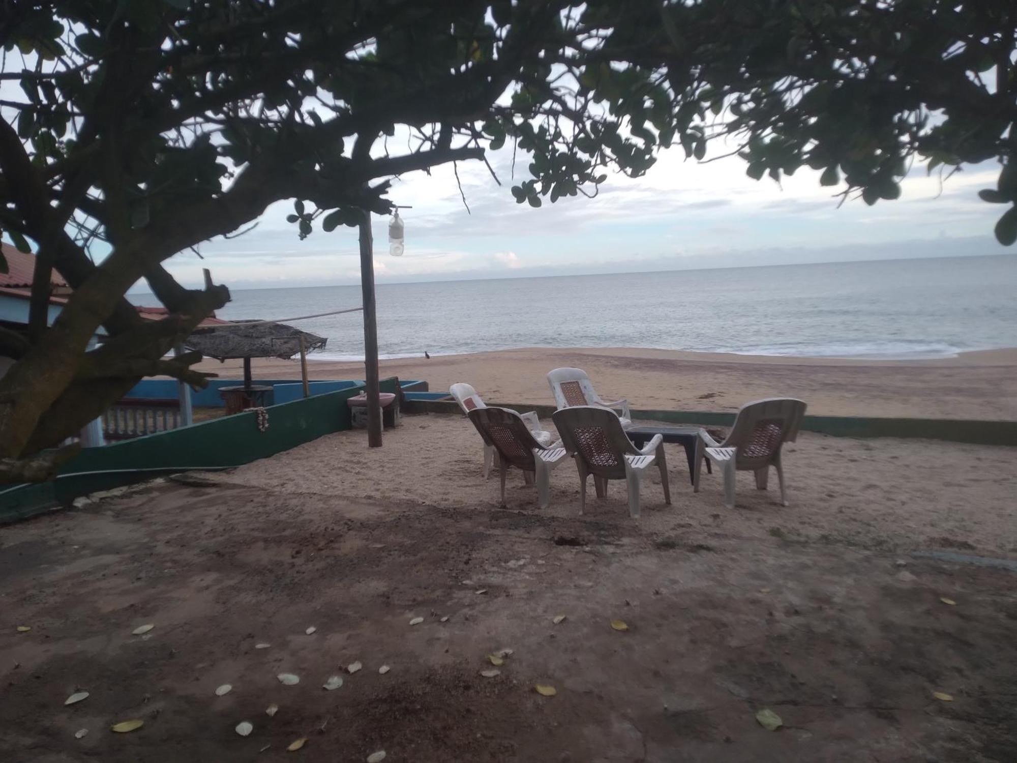 Happy Beach Safari Retreat Hambantota Bilik gambar